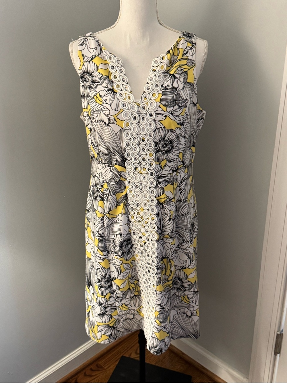Pappagallo floral sleeveless sheath dress stretch polyester size 10. NWOT